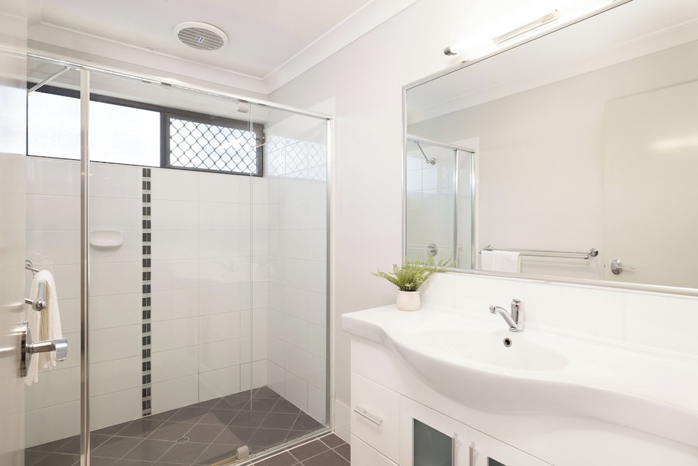 Smart Suites Self Check-in Apartments - 21 Darnley