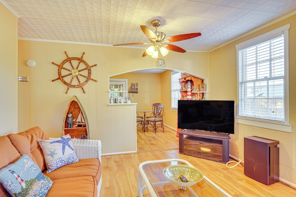 Cozy Home Near Bay Access in Panama City!