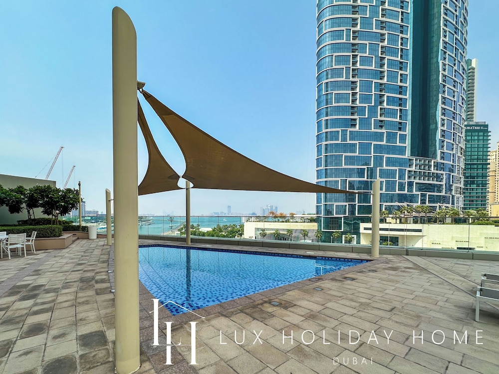 LUX 52 42 Deluxe Marina View Suite 3