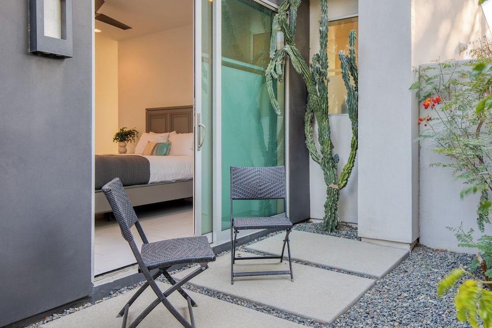 The Polo Villas by AvantStay – Modern Oasis Near Empire Polo Club
