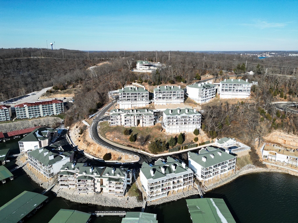 Central Location, Pool Access & Breathtaking Views