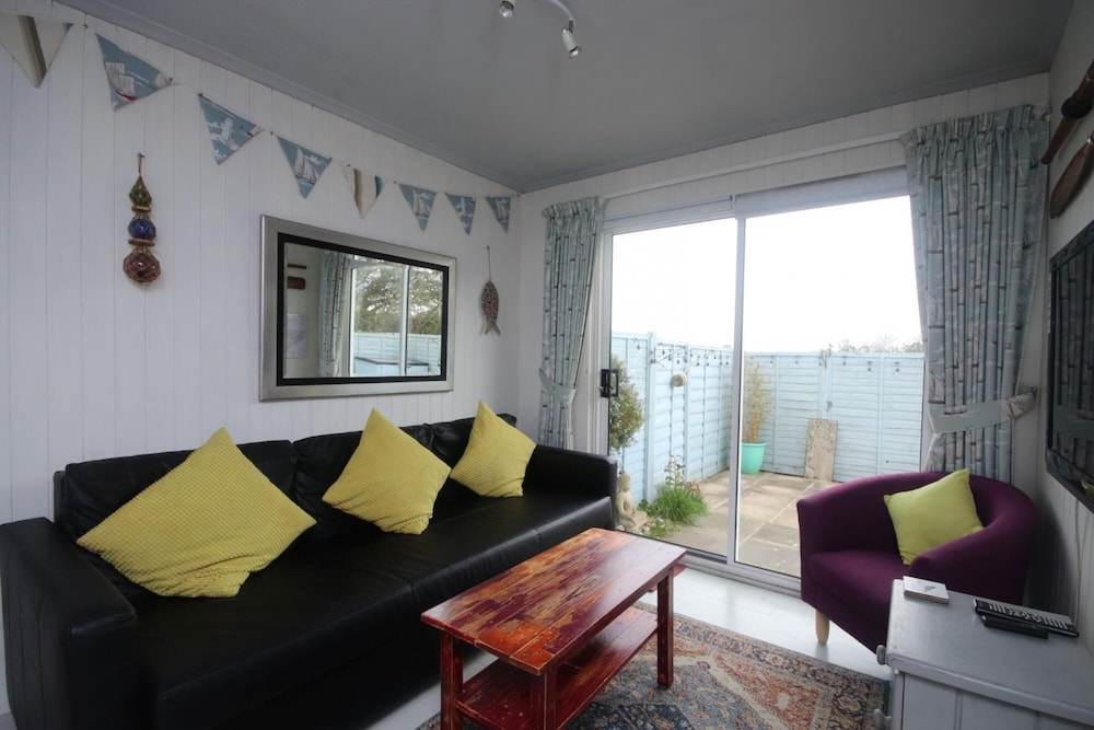 17H Medmerry Park 2 Bedroom Chalet view 3