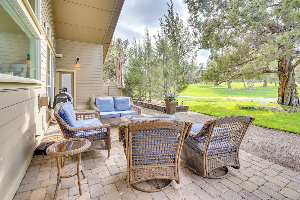 Redmond Golf Getaway - Near Smith Rock State Park!
