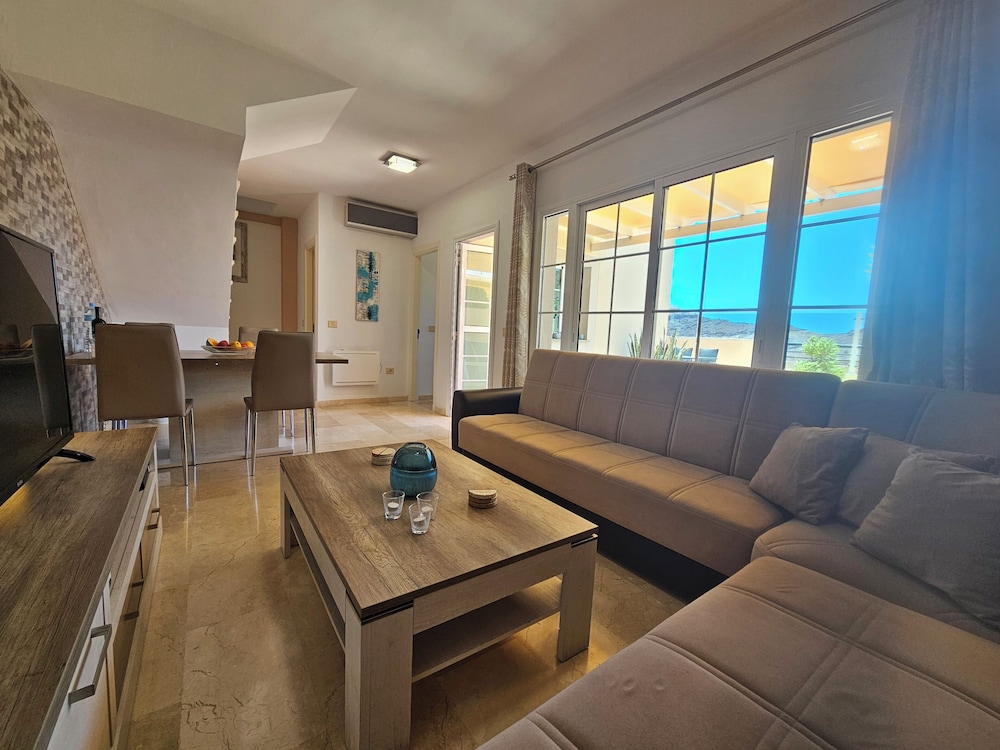 Welcoming and Modern Holiday Home With Access to Swimming Pool