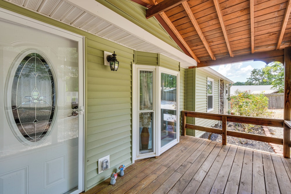 Boat, Fish, Relax: Lake Russell Retreat w/ Dock