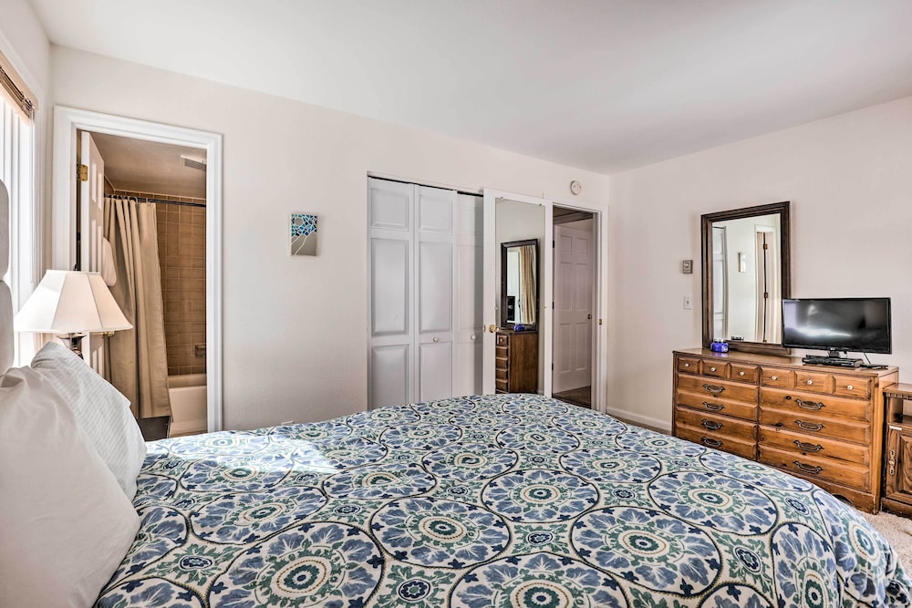 Cozy East Vail Condo ~ 6 Mi to Vail Village!