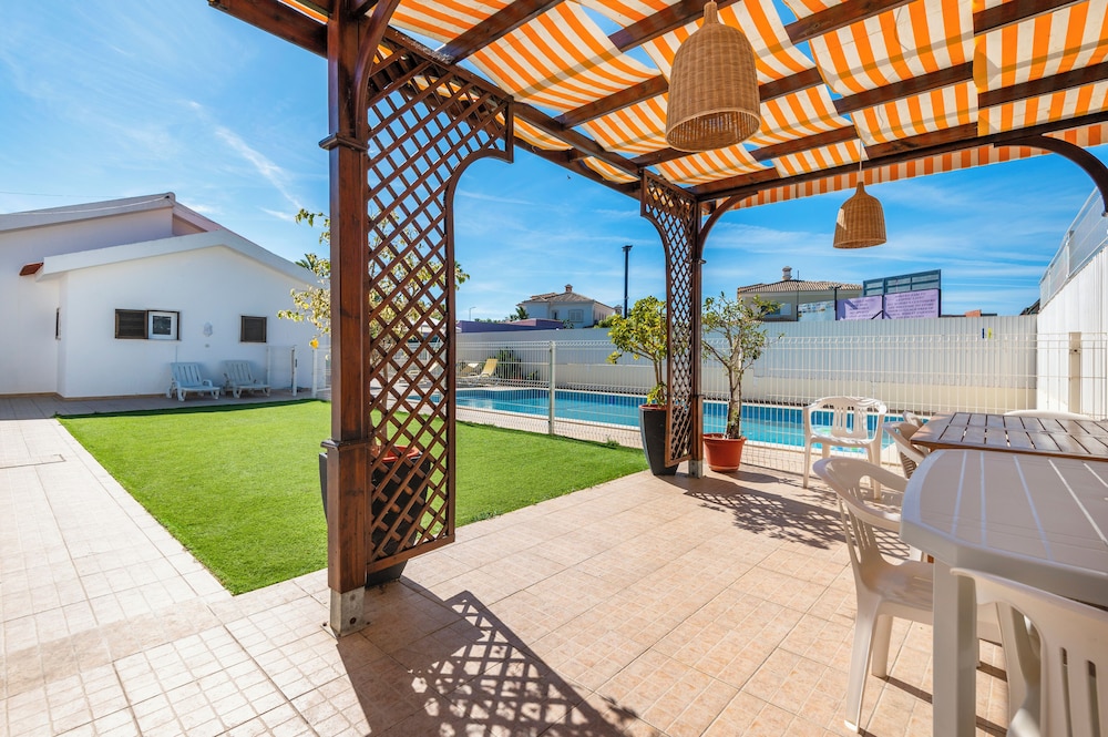 Solar do Castelo Villa with Pool