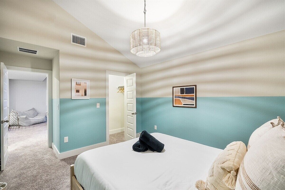 Spacious Cozy 4B Home in Frisco