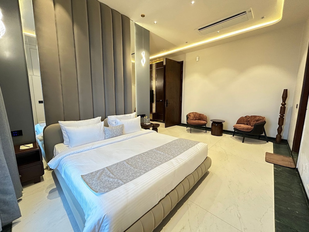 Omaya Suites