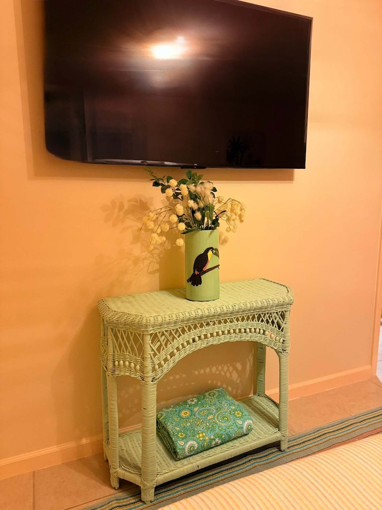 Brand New Coral Reef Suite Located in Paradise Island Estate