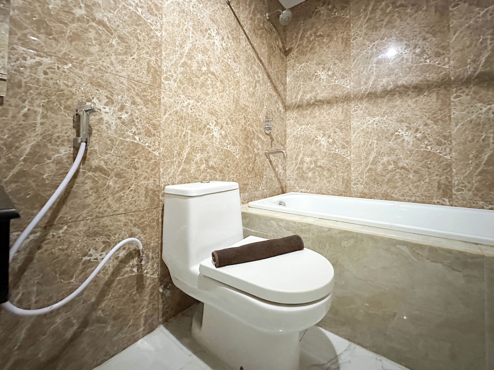 Spacious And Cozy 3Br At Grand Sungkono Lagoon Apartment