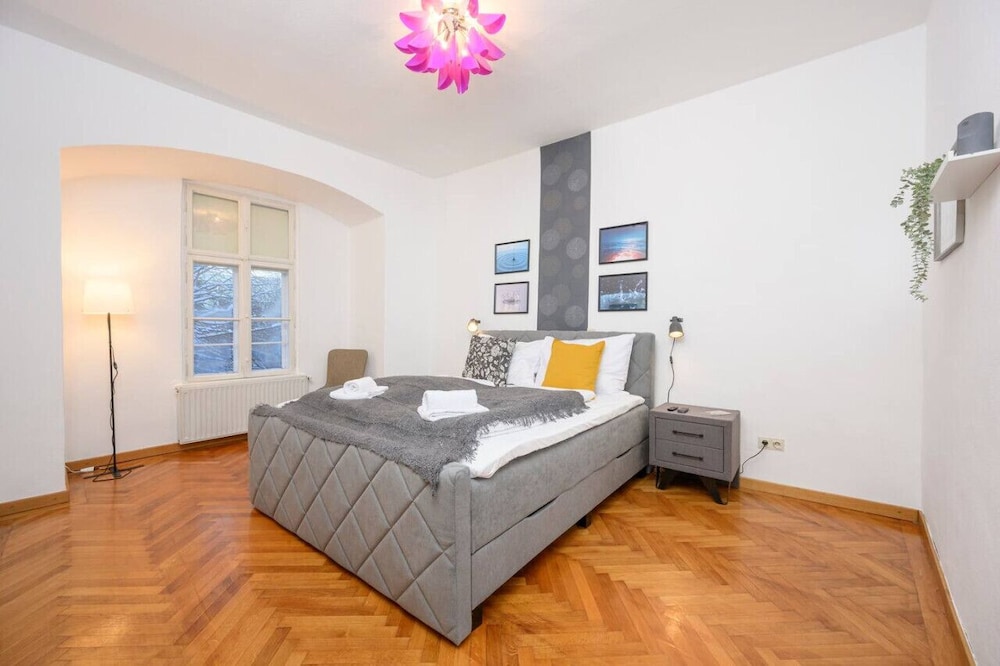 Spacious 2BR Stay for 6 Heart of Mödling
