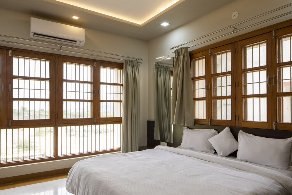 Pravas by Vista Rooms view 4