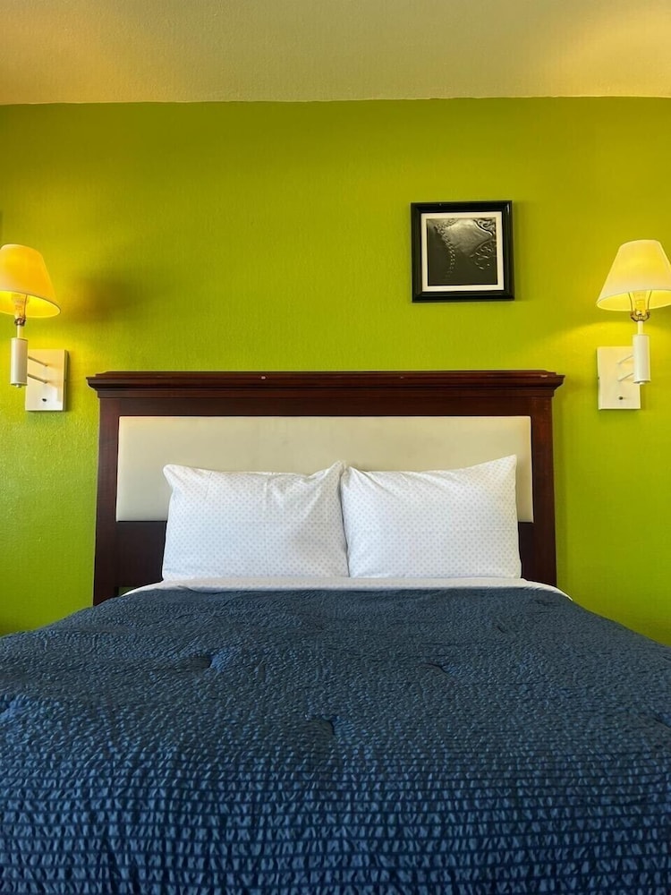 Parkside Inn by PHG - Sweetwater