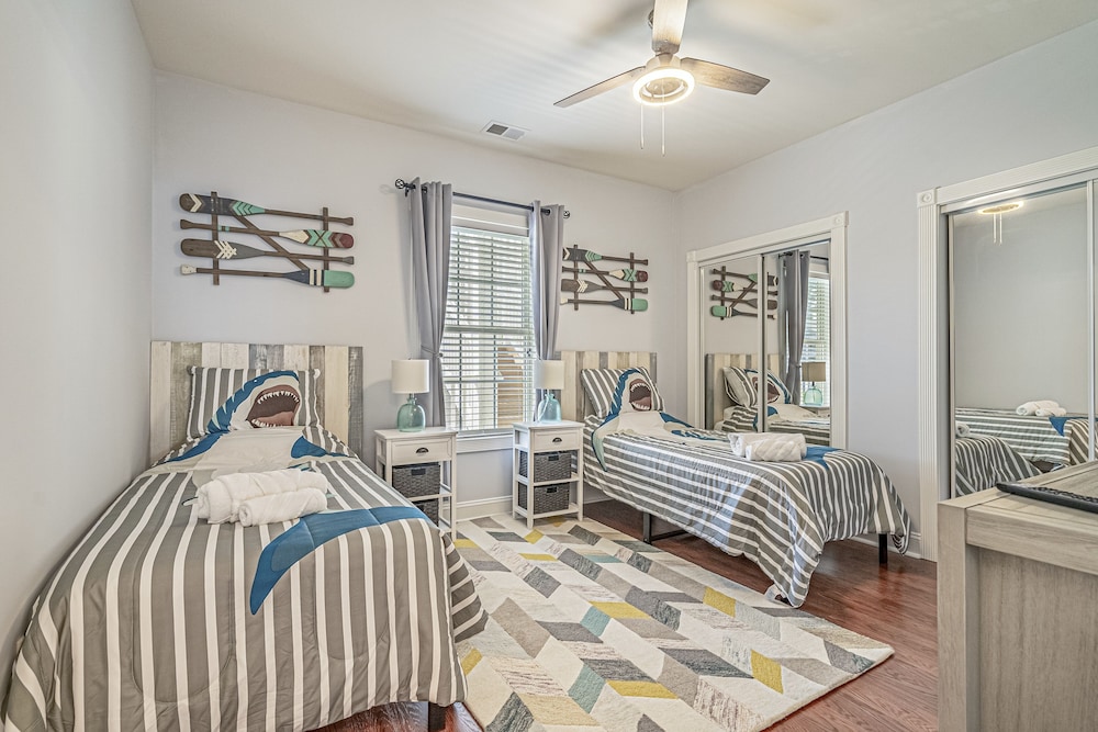 Magnolia Pointe Luster Leaf 4869-302 3 Bedroom Condo