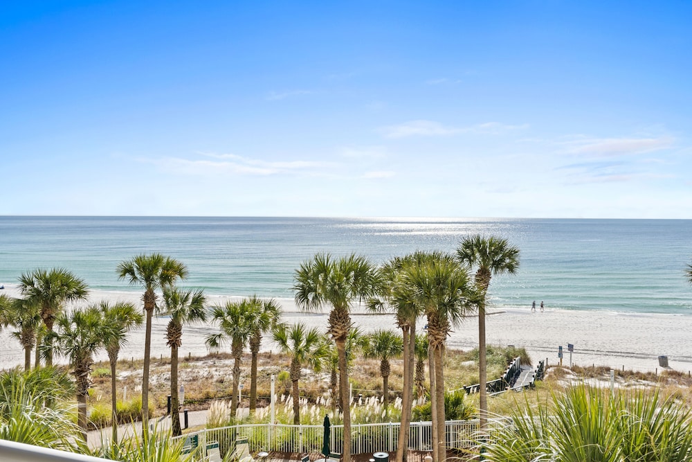 Grand Panama Beach Resort by Book That Condo