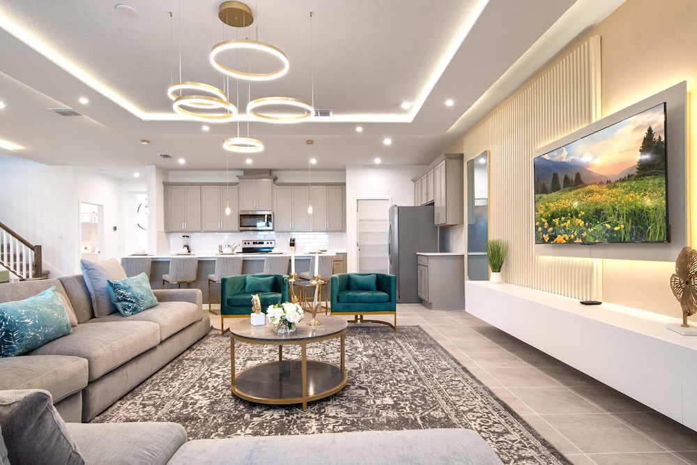 Luxe 9-bedroom Escape With Private Pool & Game Loft Solara Resort Near Disney - Image 4