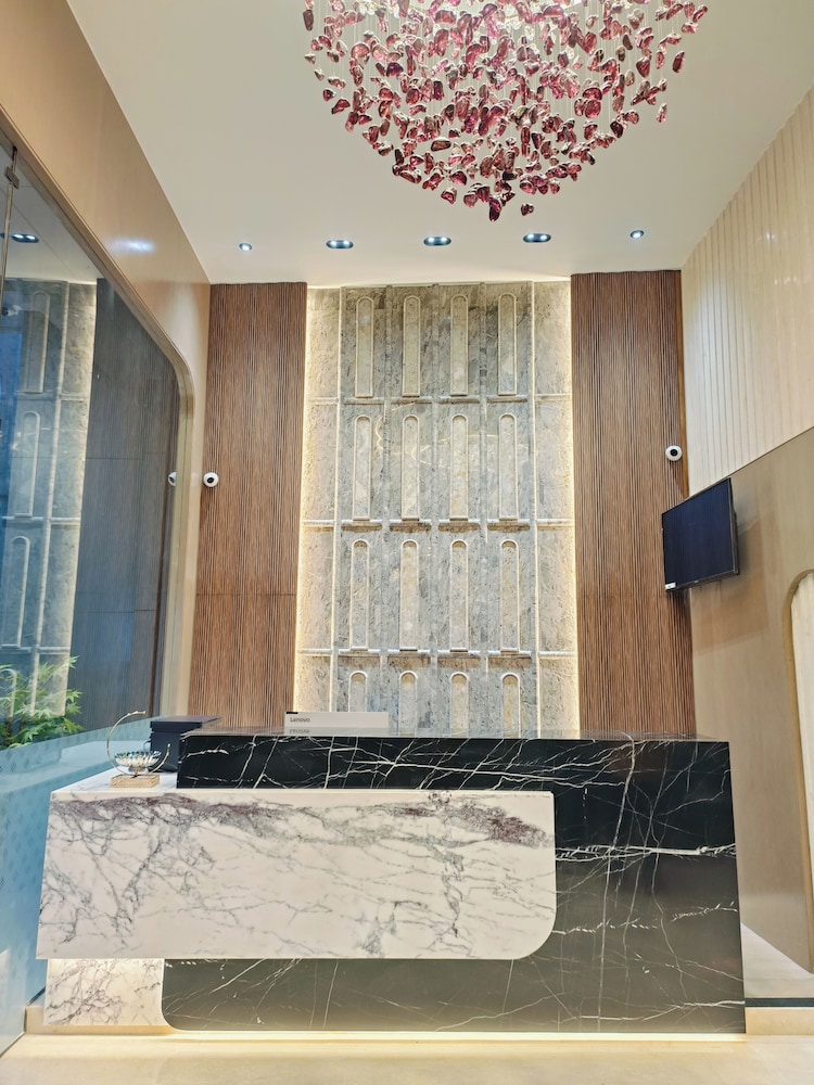 Hotel Maskan Surat