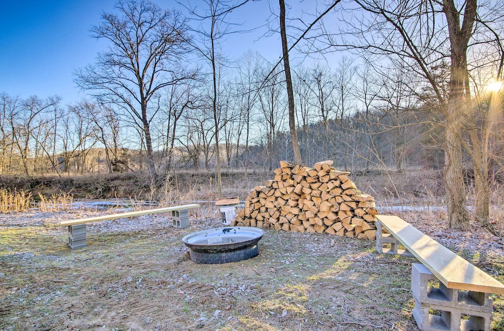 Florence Cabin w/ On-site Creek!