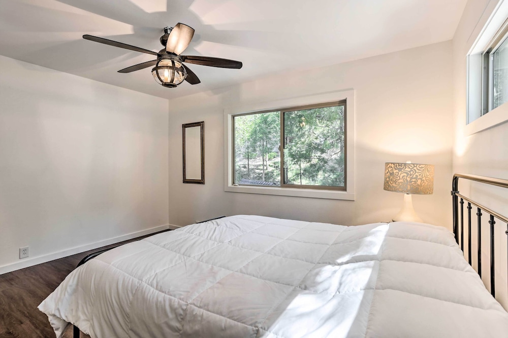 Spacious Lake Arrowhead Cabin w/ Jacuzzi Spa! view 4