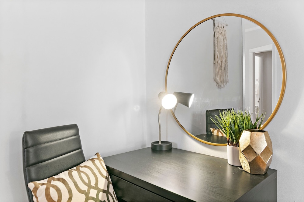 1BR Unit - Belmont J3