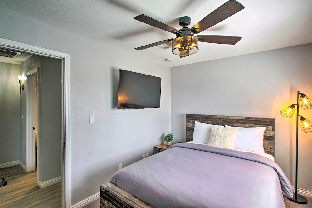 Charming Phoenix Home w/ Patio ~ 3 Miles to Dtwn! view 2