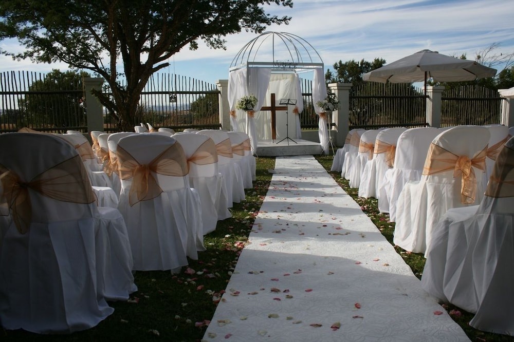 La Vue Guest Lodge and Function Venue