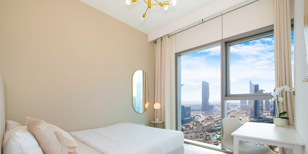 LUX The Burj Khalifa Downtown View Suite