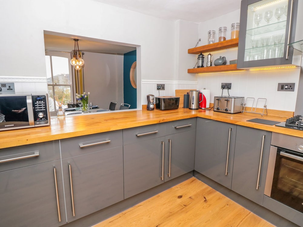 34b Clarence Street view 5