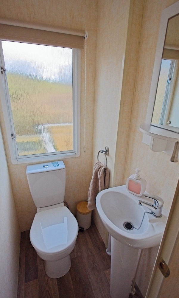 Comfortable Mobile Home in the Countryside