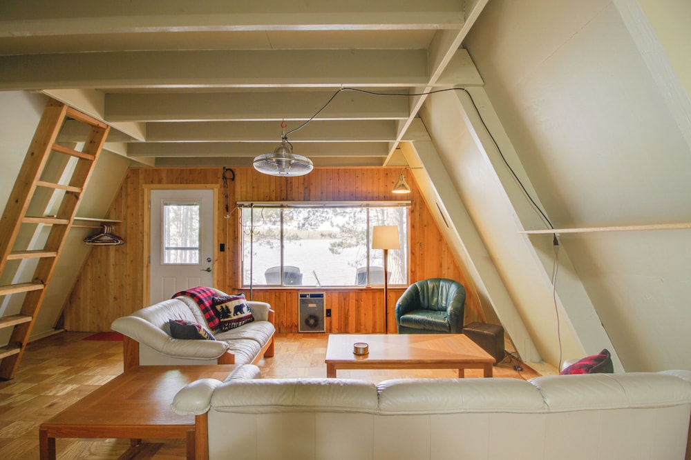 Quiet Deer River Cabin w/ Dock + Lake View!