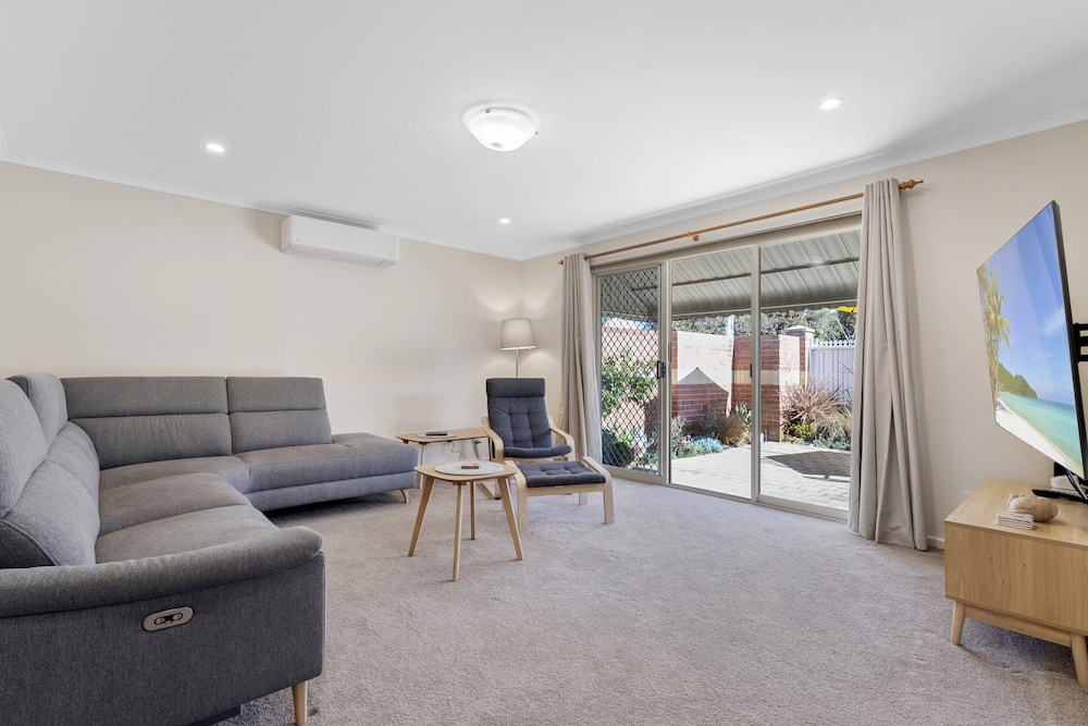 Bright Family Stay With Outdoor Space