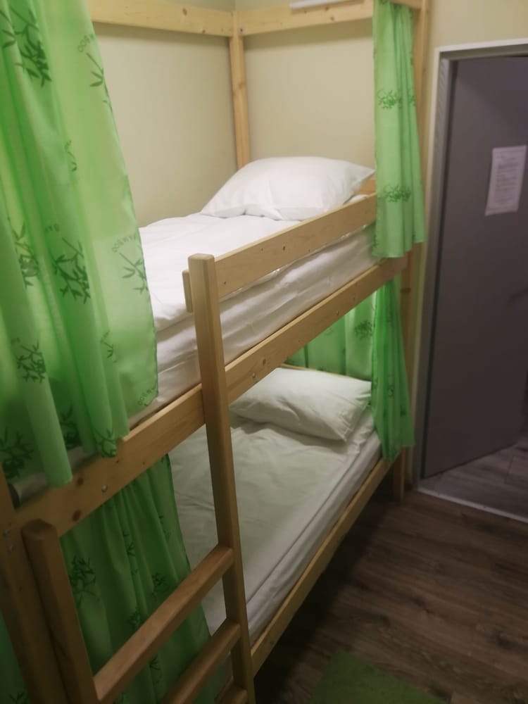 Hostel V Biblioteke