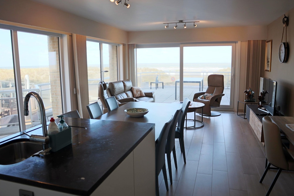 Apartment in Nieuwpoort With Stunning Sea Views