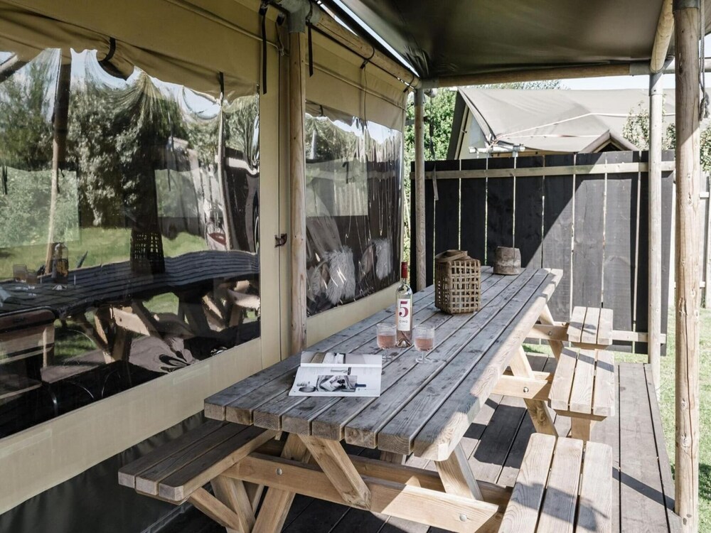 Beach Lodge With Garden
