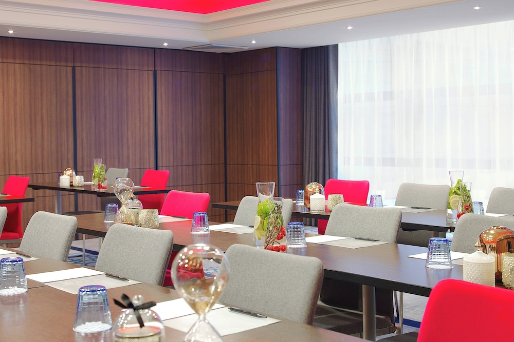 Puteaux Vacations - Renaissance Paris La Defense Hotel - Property Image 38