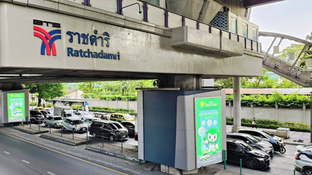 168 Rajdamri Apartment Near Central World