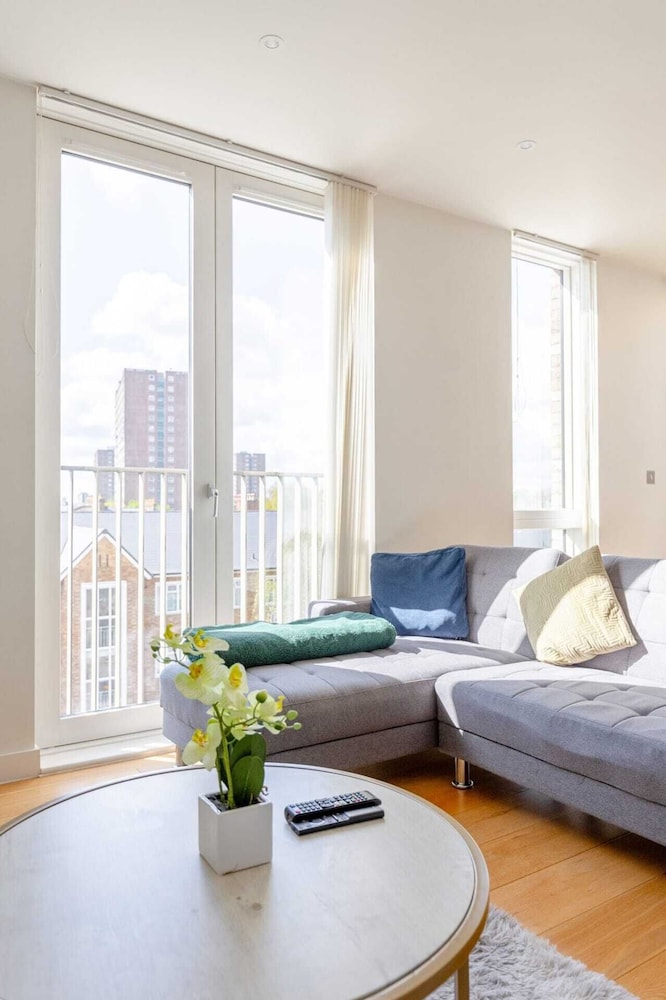 Radiant 1BD Retreat, North Maida Vale!
