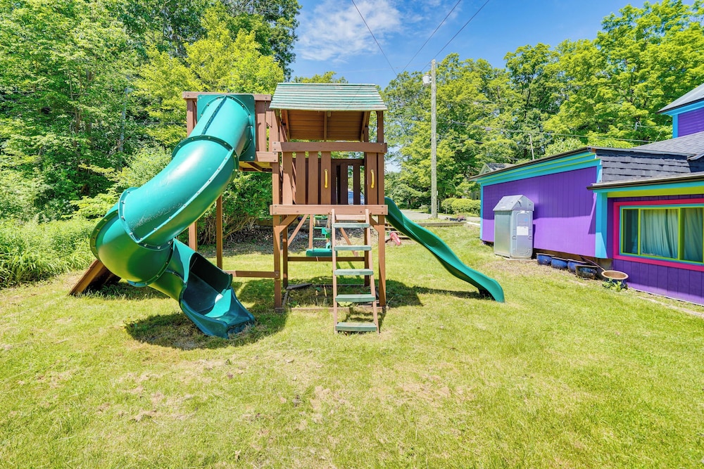Family-friendly Richmond Cottage w/ Private Yard