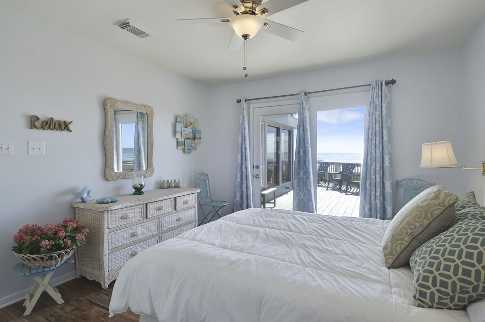 Beachfront Dolphin by Ryson Vacation Rentals