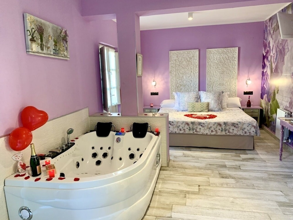 Akla Hotel Suites Santillana