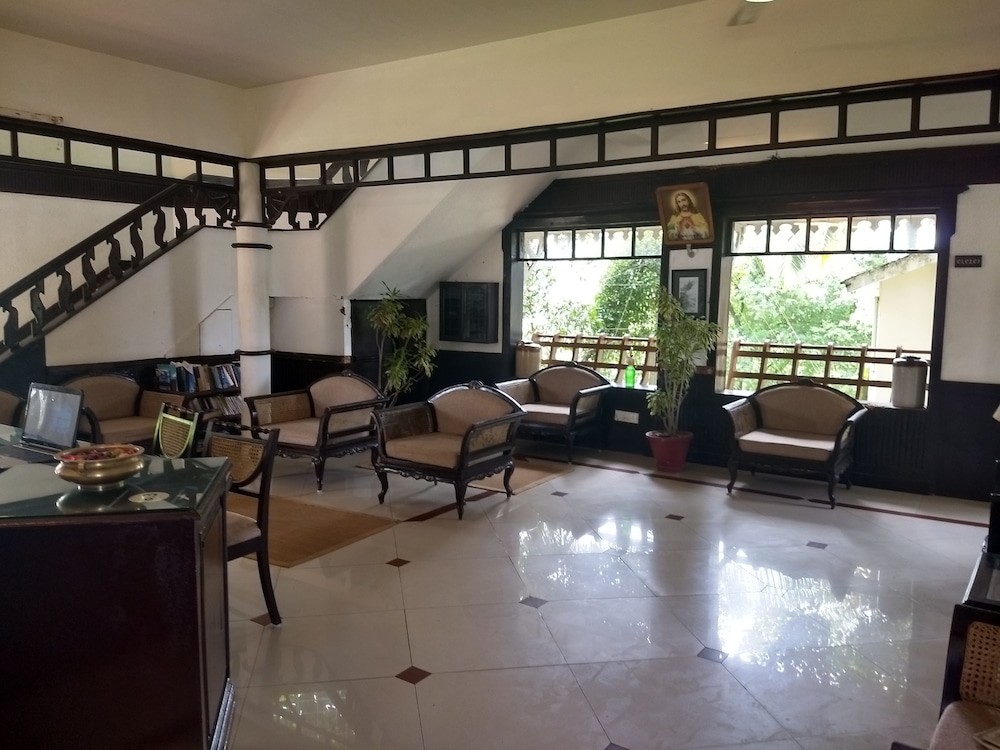 Blooming Bay - Clifftop Beach Resort