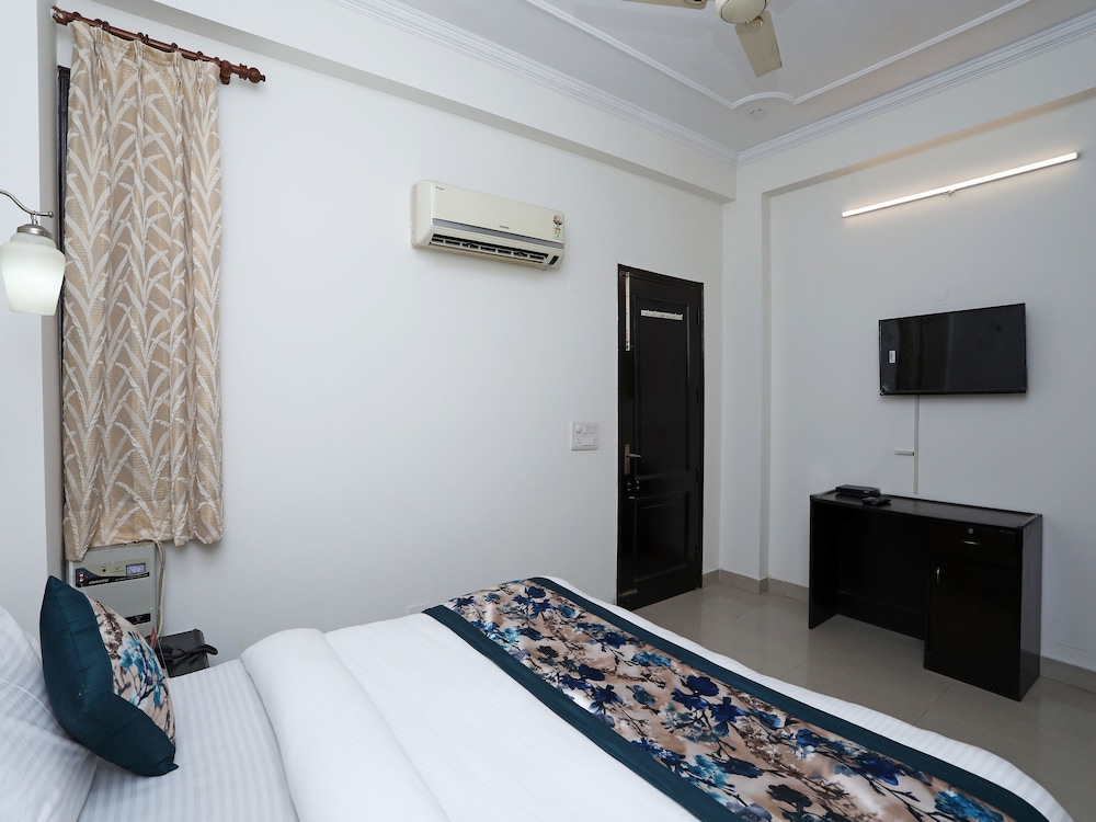 OYO 15130 Cape Jasmine Regency view 4