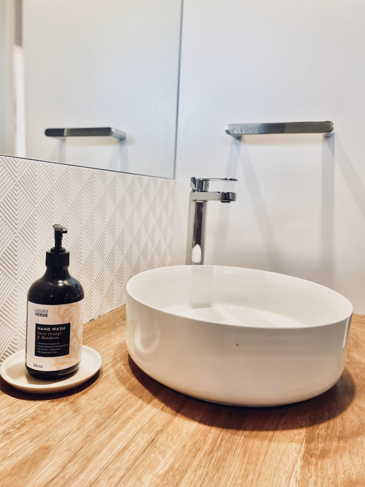 Whispering Gums Lorne Ocean Views Pet Friendly EV Charger