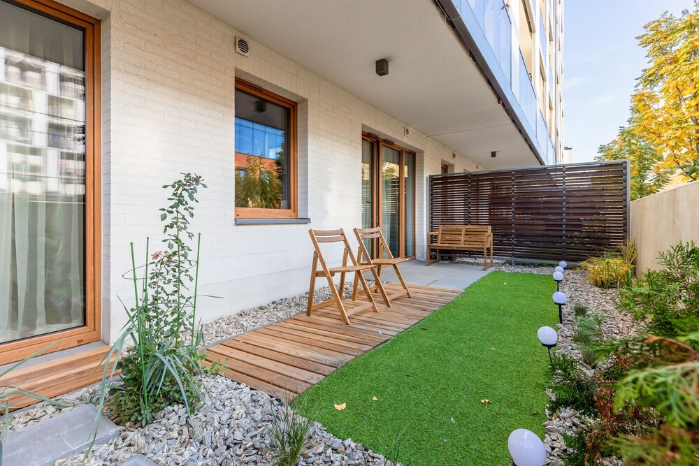 Krasinskiego Comfy Apartament by Renters view 3