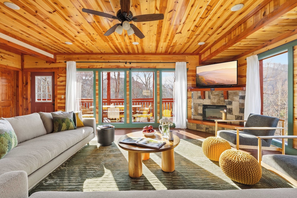Sleeps 20! Indoor Pool & Home Theater Redesigned Boulder Ridge by Avantstay