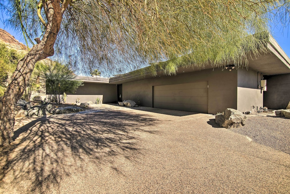 Palm Springs Retreat w/ Private Pool & Jacuzzi view 3