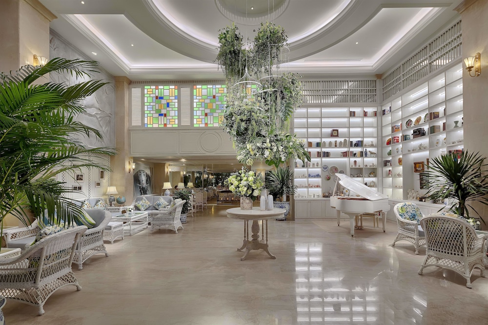 Au Lac Charner Hotel 66