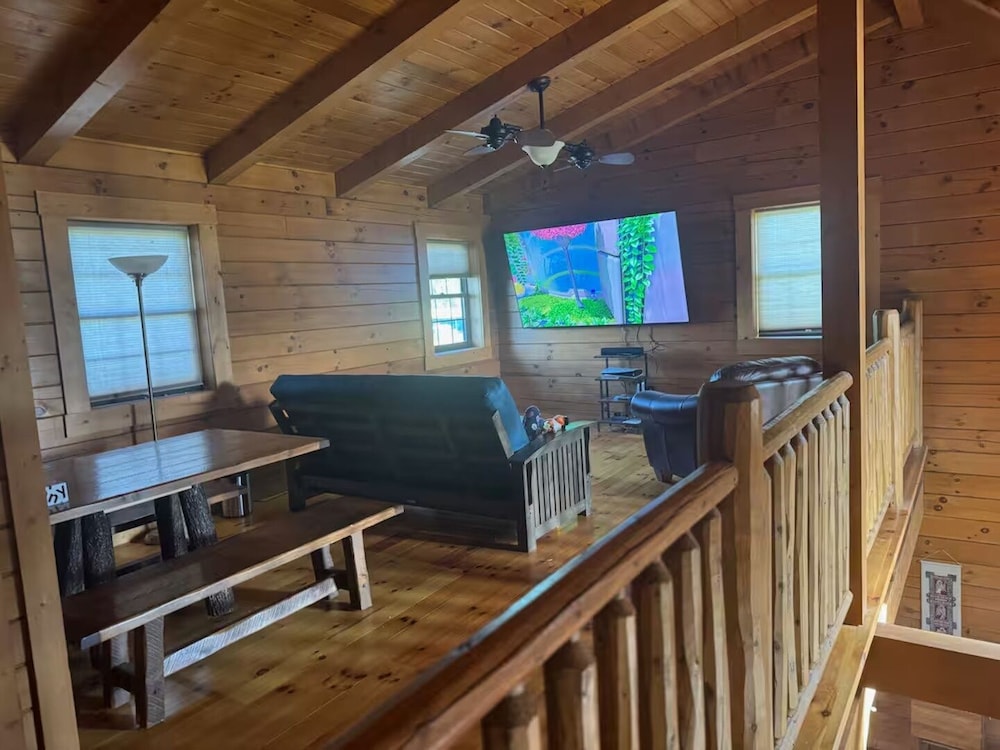 Sprinkle Bottom Lodge 5 Bedroom Cabin
