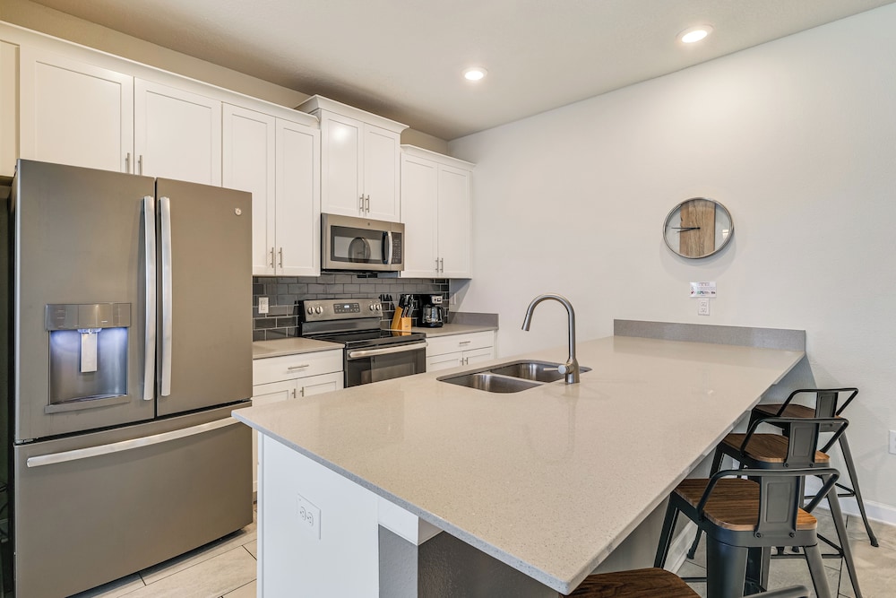 Family Oasis in Championsgate: Private Pool!